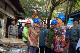 Sesmenko Perekonomian dan Bupati Jember Tinjau Revitalisasi Pasar Tradisional