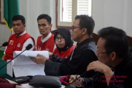 Sidang penggelapan dana Abu Tours Page 2 Small