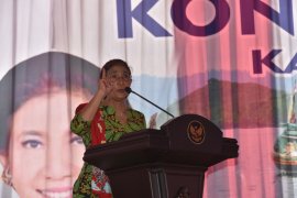 Menteri Susi Minta Nelayan Jember Hentikan Tangkap Benur