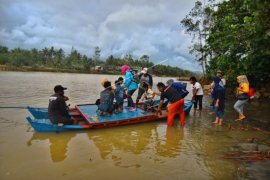 Jembatan Cipatujah masih dalam perbaikan