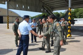 Komandan Lanud Iswahjudi Sambut Kedatangan Pesawat F-16 Dari Natuna