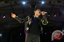 Rizal Armada : Ifan Seventeen Sosok Yang Luar Biasa