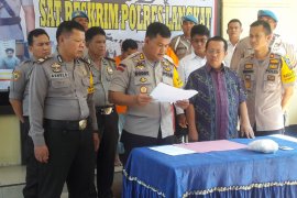 Polres Langkat amankan pembawa satu kilogram narkotika tujuan Tanggerang