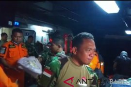 KRI Torani 860 TNI AL salurkan bantuan korban tsunami