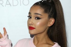Ariana Grande terima penghargaan Woman of the Year