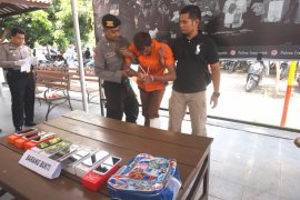 Polisi Trenggalek Tembak Pencuri Puluhan Telepon Seluler