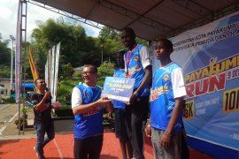 Pelari asal Kenya juarai Payakumbuh Run