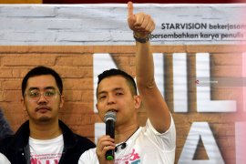 Ernes akan rilis "Imperfect", Film dengan sedikit komika