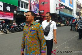 Pol PP  Bandarlampung Tertibkan Pedagang Berjualan Sembarangan