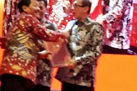 Pemkab Langkat terima penghargaan dari Menteri Hukum-HAM