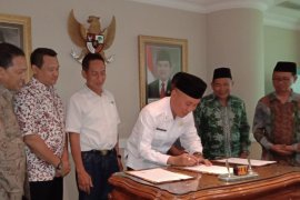 Perhutani-Pinbas MUI Kerja Sama Penanaman Bawang Puith