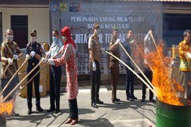 Customs seizes 18 million illegal cigarettes