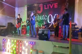 Tribute rock 90 sukses digelar