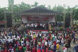 Jalan Sehat Arus Bawah Jokowi di Bojonegoro Diikuti 15.000 Peserta