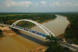 Jembatan Bengawan Solo di Bojonegoro Layak Dimanfaatkan
