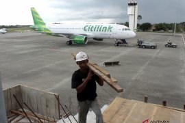 Teknisi masih perbaiki lampu landas pacu Bandara Hang Nadim Batam