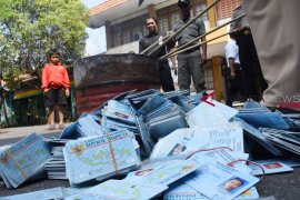 Pemusnahan KTP Elektronik Invalid