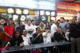 Presiden Jokowi "Malam Mingguan" di Pasar Segar Makassar