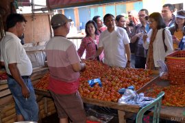 SIDAK PASAR JELANG NATAL DI MANADO Page 2 Small