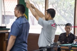 Sidang lanjutan Wahid Husen