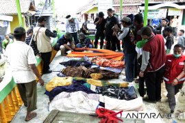 Korban meninggal tsunami Lampung Selatan capai 48 orang