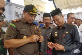 Inovasi desa Nagan Raya pamerkan telur asin bakar