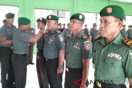 Dandim Kandangan sertijabkan dua danramil dan dua perwira staf