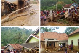 Dua Warga Probolinggo Meninggal Terseret Banjir Bandang