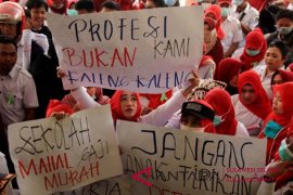 Sekda Mamuju sesalkan rencana perawat mogok kerja