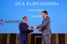 Penulis Eka Kurniawan raih "Prince Claus Awards 2018" di Belanda