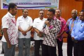 Pemkab Biak Numfor libatkan gereja awasi dana desa