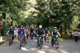 Jokowi nge gowes di Bogor  saat massa reuni 212 di Monas