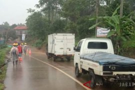 Polisi periksa 11 pekerja terkait jalan ambles