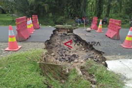 Dinas PUPR Mukomuko bangun jalan ambles tahun depan