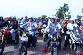Menhub tiru gaya Jokowi saat promosi keselamatan berkendara