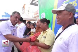 BPJS Ketenagakerjaan bagikan 1.300 sembako murah di Batam