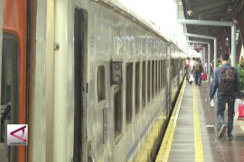 Stasiun Pasar Senen sediakan tujuh kereta tambahan