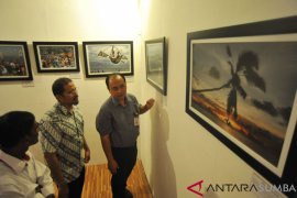 PAMERAN FOTO Page 1 Small