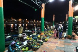 Pasar terapung budaya kesultanan yang lestari