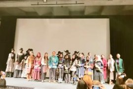 Perancang Busana Promosi Budaya Indonesia di Den Haag