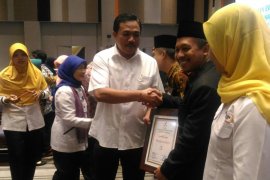 32 Sekolah Jatim Terima Piagam Bintang Satu dari BPOM