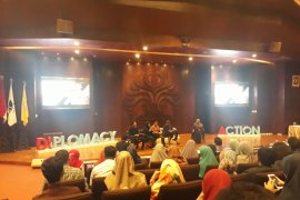 Tompi ajak kaum muda kembangkan ide