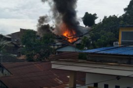 Dua Rumah Terbakar Di Samarinda
