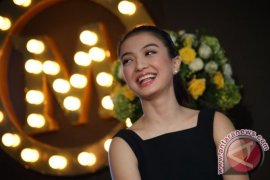 Raline Shah Pamer Foto Bareng Rami Malek di Golden Globes