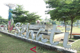 DPKPP Bekasi menempatkan penjaga Taman Sehati