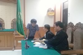 Hakim ganjar koruptor lahan Tahura satu tahun penjara