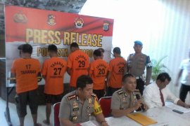 Kepolisian tangkap lima pelaku Curas rumah camat
