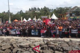 Penggemar Via Vallen padati Pantai Lagoon Ancol