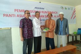 PTPN Holding rehab rumah baca dan bantu ratusan buku