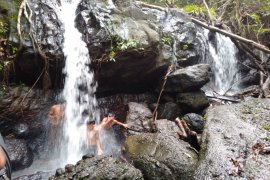 Bukit Layang, calon desa kaya yang terpencil